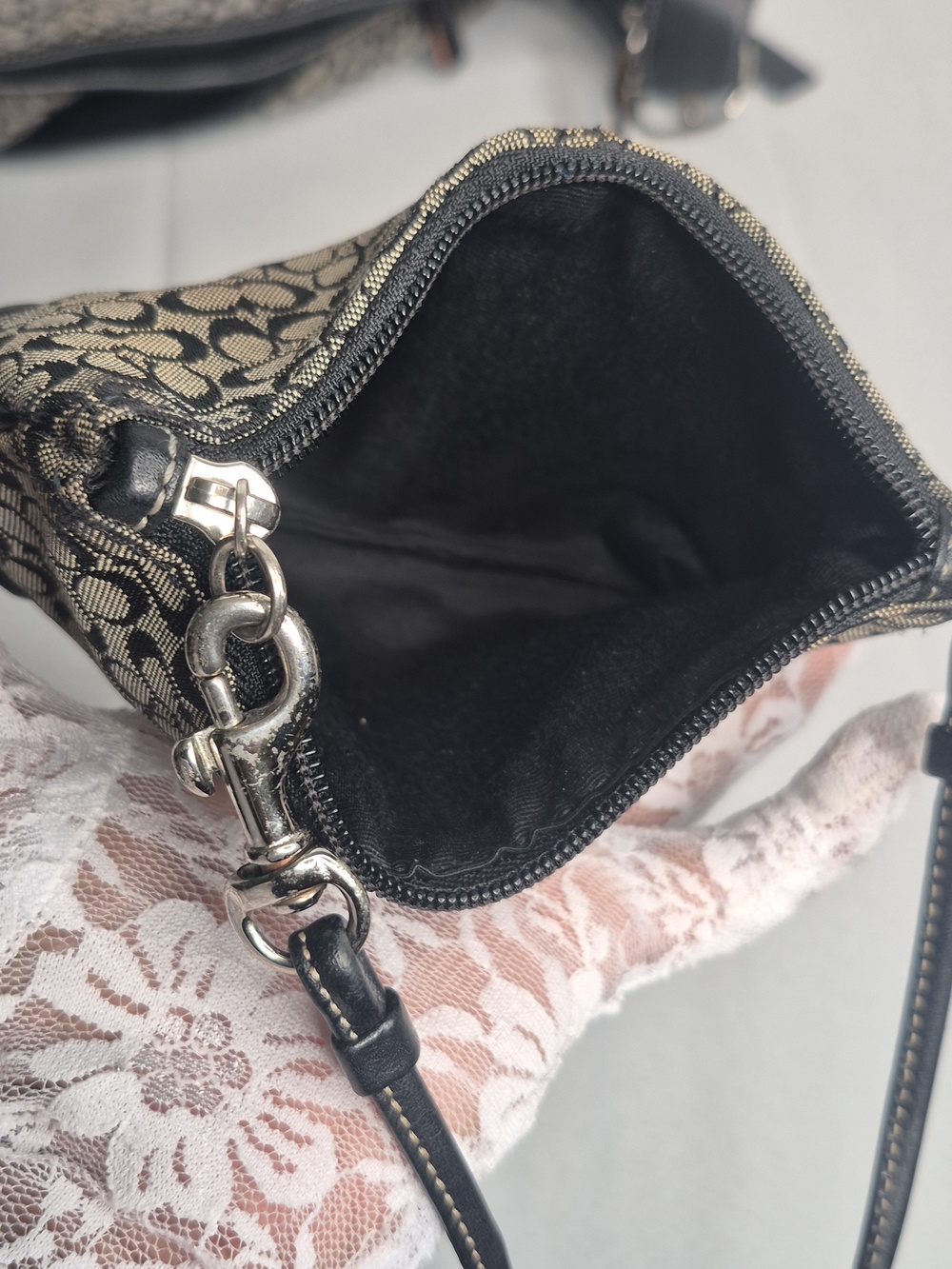 Coach Black and Gray cc Signature  Messenger Crossbody with Wristlet - Picture 16 of 16